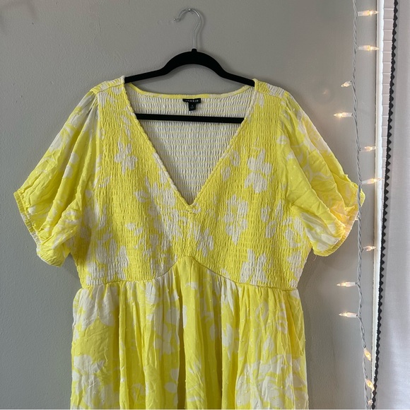 Torrid Midi Swiss Dot Shirred Dress Emma Floral Yellow Size 3 - Picture 3 of 8